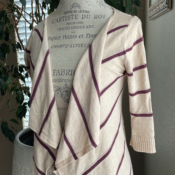 Charming Charlie Large Cardigan - Picture 2 of 5